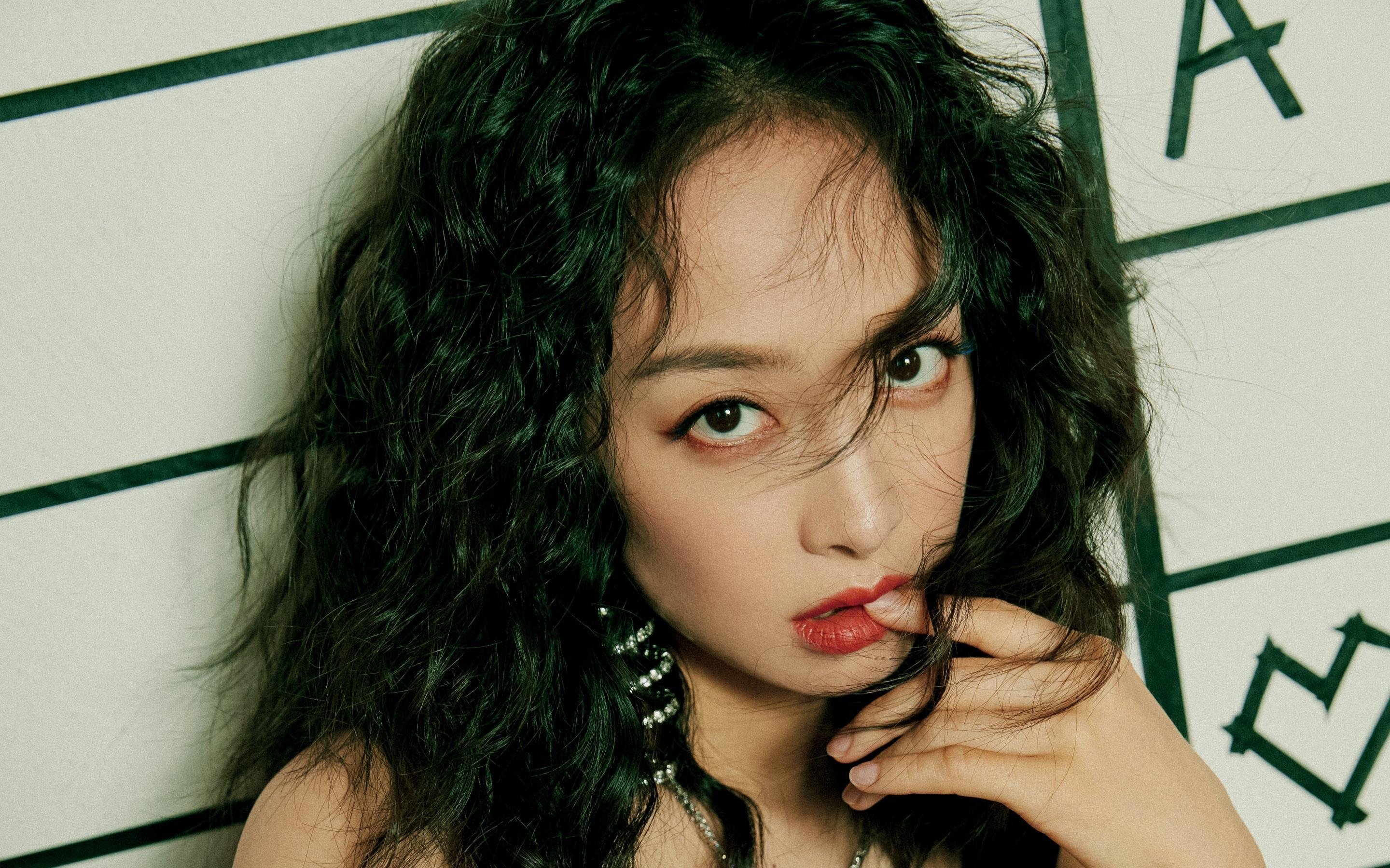 开云备用-跨界合作系列:足球与时尚元素完美结合,足球创意服装秀